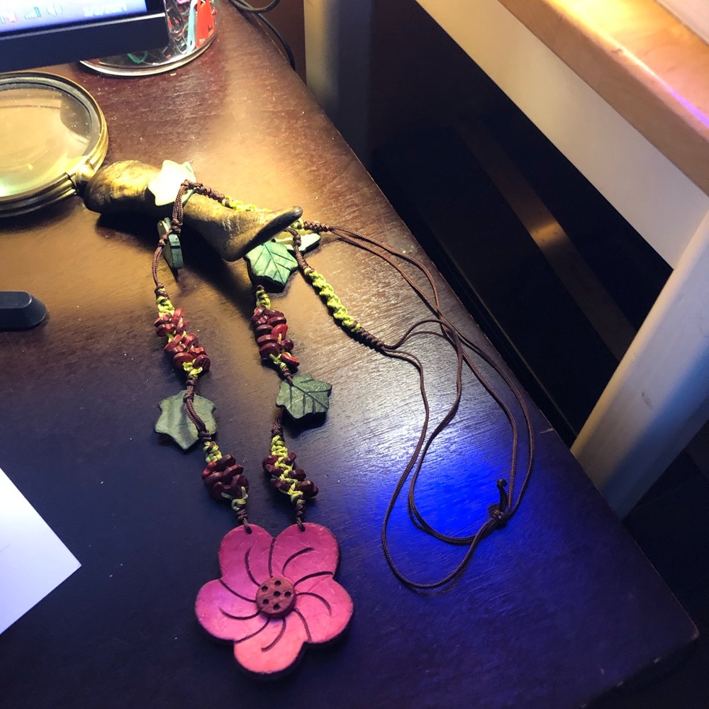 Beautiful Necklace - Picture 3 of 5